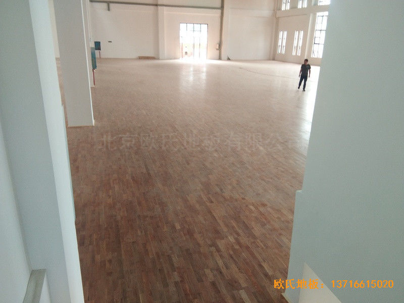 長沙開福區(qū)福鑫苑幼兒園運(yùn)動館體育木地板施工案例2