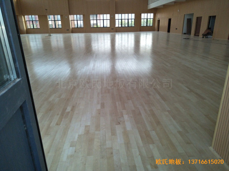 上海松江區(qū)佘北學(xué)校運(yùn)動館運(yùn)動地板安裝案例4