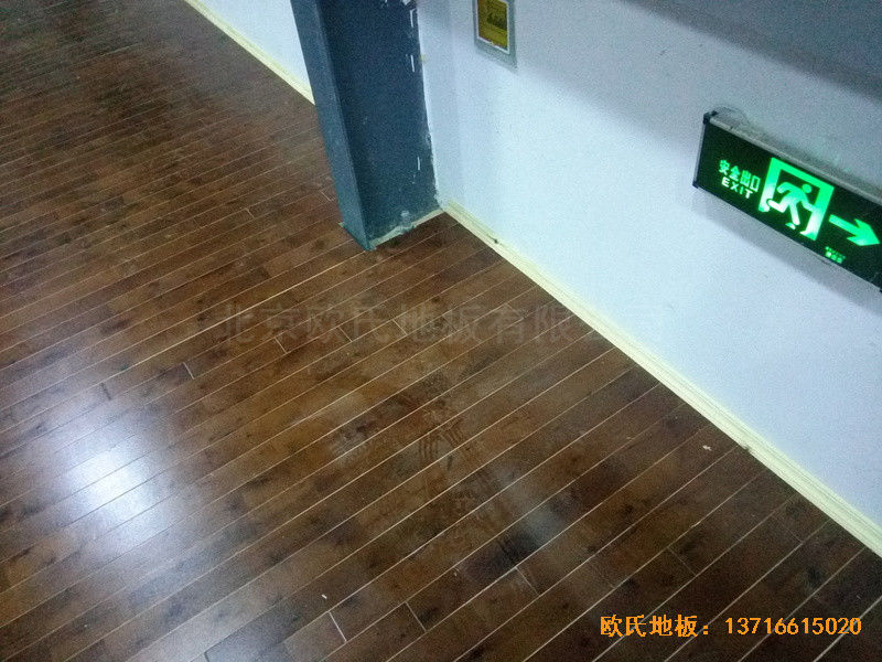 上海松江大學(xué)城外國語大學(xué)運(yùn)動(dòng)館運(yùn)動(dòng)木地板鋪裝案例3
