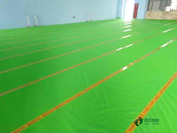 質(zhì)量好運動體育木地板施工團(tuán)隊3